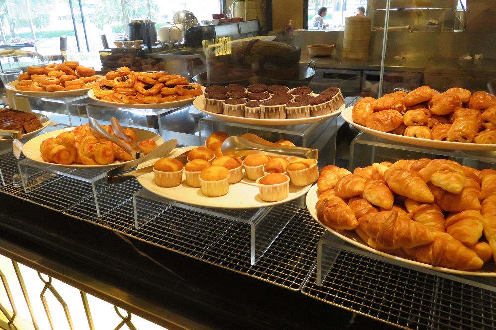 シンガポール2016-”CONTANGO”朝食ブッフェのラインナップ-パン2