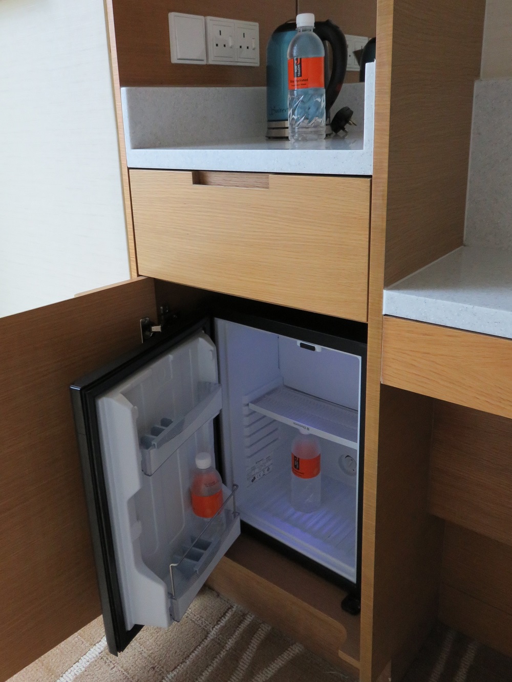 シンガポール2016-Hotel Jen客室7冷蔵庫