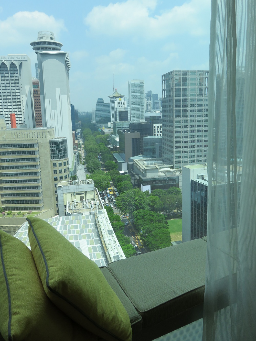 シンガポール2016-Hotel Jen客室窓から1
