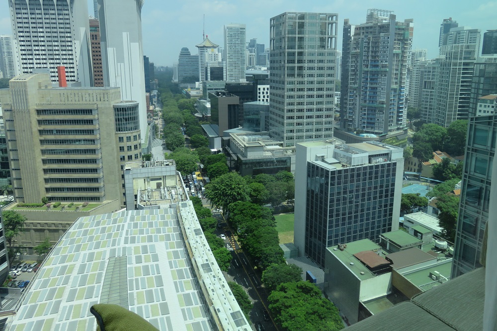 シンガポール2016-Hotel Jen客室窓から2